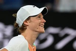 Read more about the article Miami Open: Jannik Sinner Steals the Spotlight With Hilarious Reaction to Unexpected Wet Chair Incident