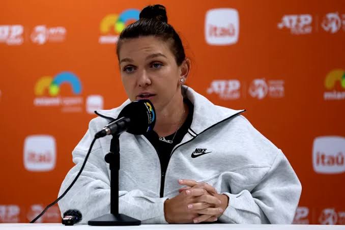 Read more about the article Simona Halep îi dă o nouă lovitură Carolinei Wozniacki și acceptă un alt wildcard! La ce turneu va juca