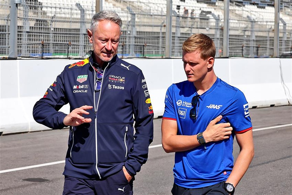 You are currently viewing Mick Schumacher more likely to join Alpine than AlphaTauri