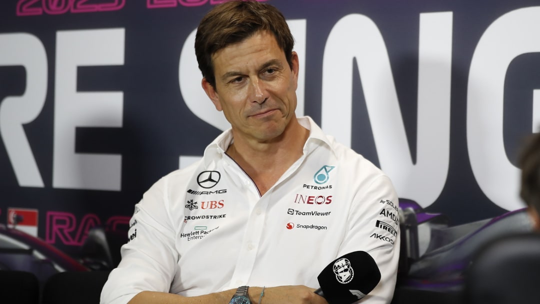 You are currently viewing F1 News: Toto Wolff Responds To Lewis Hamilton’s Mercedes Strategy Concerns