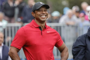 Read more about the article Tiger Woods Fullfills 7-Word Promise to Late Father Earl As the 48YO Brings Joy to 190,000 Students