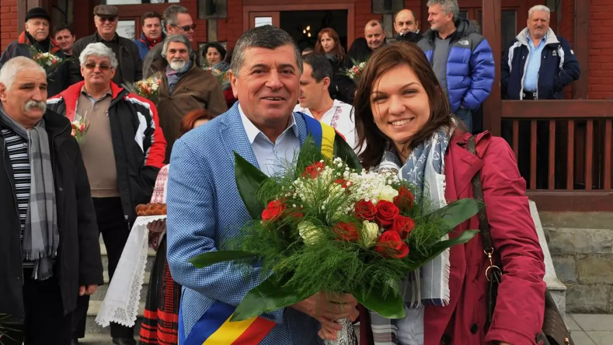 You are currently viewing Mesajul Simonei Halep, după moartea fulgerătoare pe terenul de fotbal a primarului ales din Bușteni, Emanoil Savin