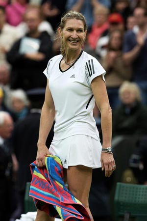 Read more about the article Steffi Graf Keen to Help German Fed Cup Final Team