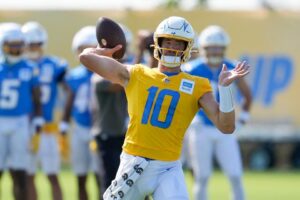 Read more about the article Justin Herbert Idle As A Bolt Of Good News Clouds Chargers’ Camp