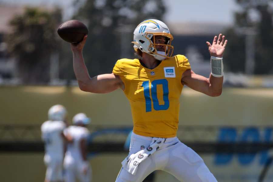 Read more about the article Chase Daniel: Chargers Haven’t Reached Out About Contract After Justin Herbert Injury